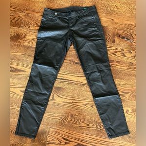 BENETTON Jeans Women’s Skinny Unique Black Coated Pants Size 29